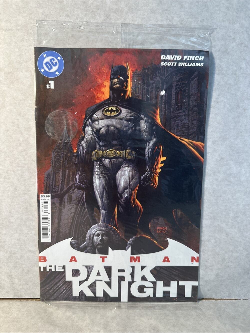 BATMAN THE DARK KNIGHT 1 FINCH COMIC BOOKS M18 New